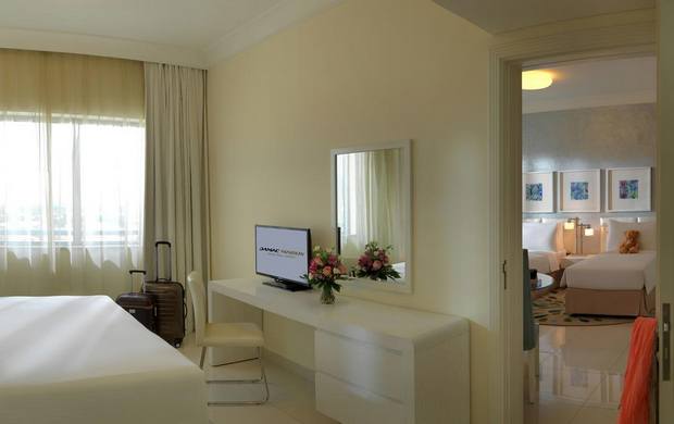 من أجمل فنادق قريبه من دبي مول مشي يوفر أنشطة متنوعة وموقع ممتاز.